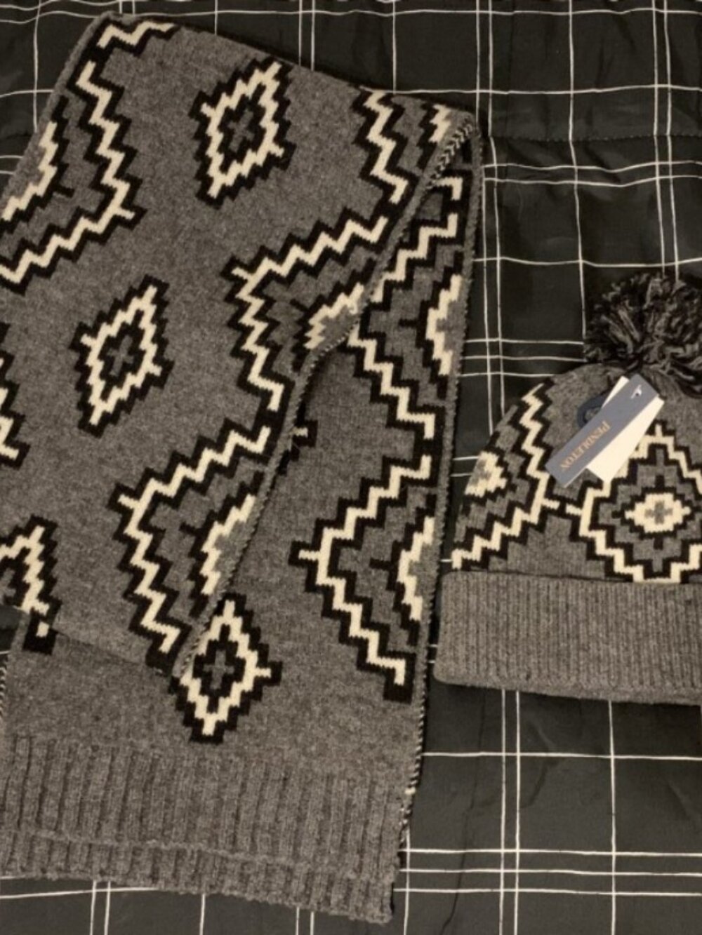 PENDLETON Kiva Steps scarf hat set gray black geometric pattern NWT